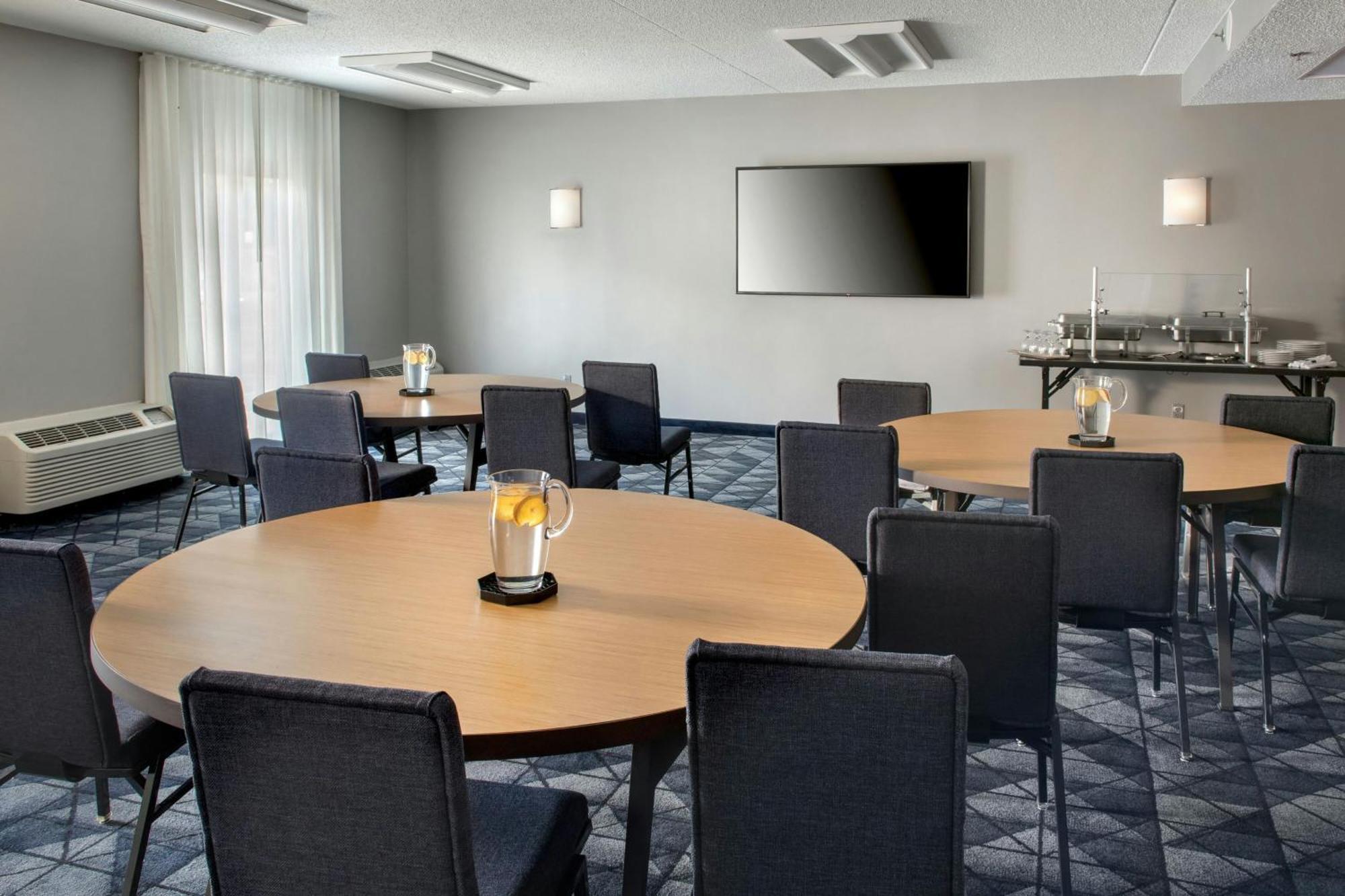 Courtyard By Marriott Annapolis Hotel Exterior photo